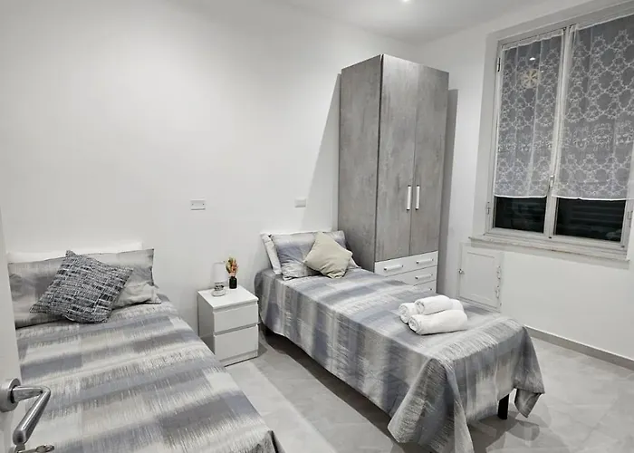 In Centro A 250m Stazione Di Principe Apartmán